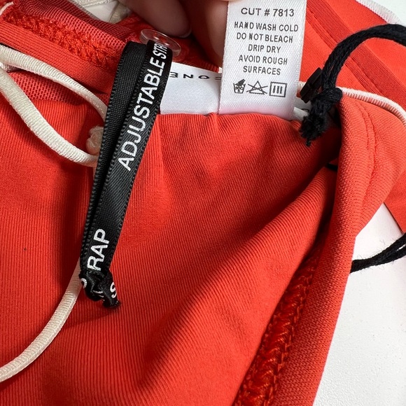 Robin Piccone Malia Ruffle Swim Bikini Top New With Tags XXS - Picture 8 of 8